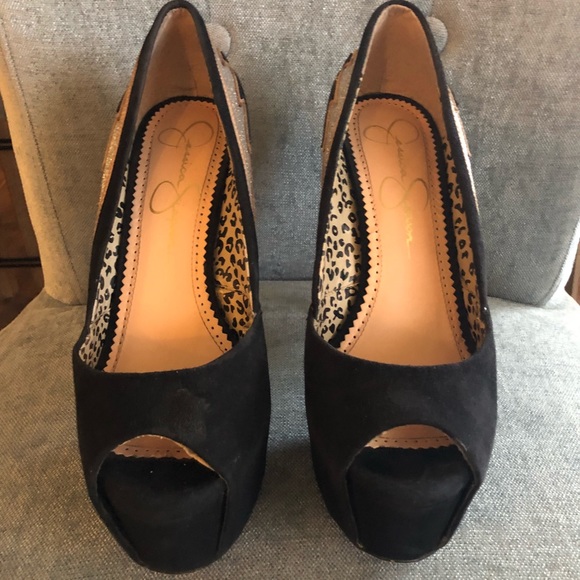 High heels - Picture 2 of 3